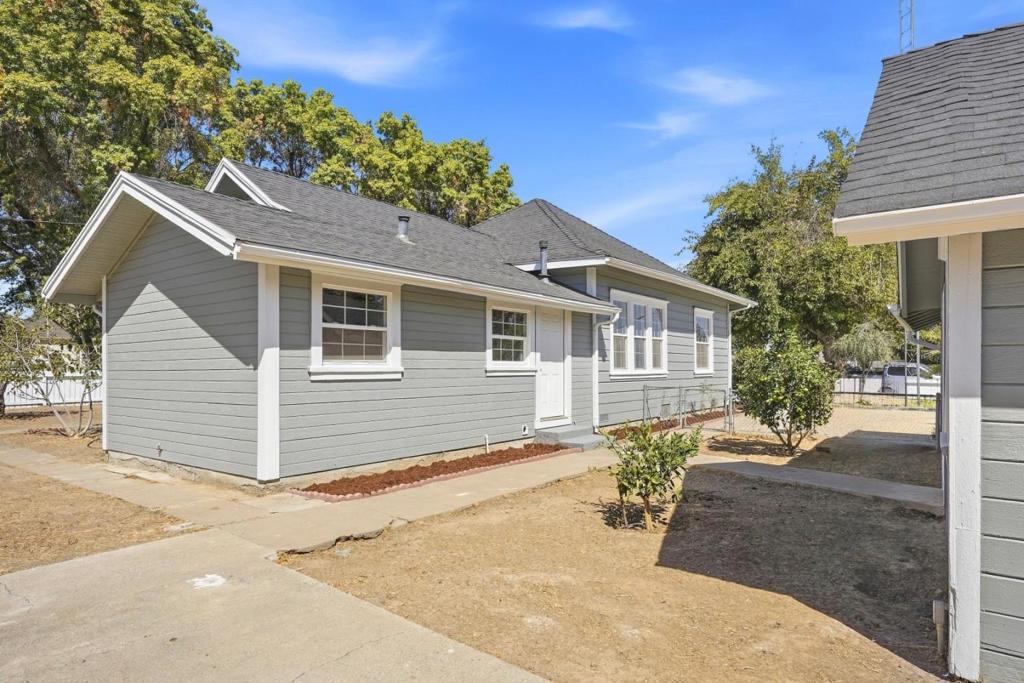 307 West Ave, Gustine, CA 95322