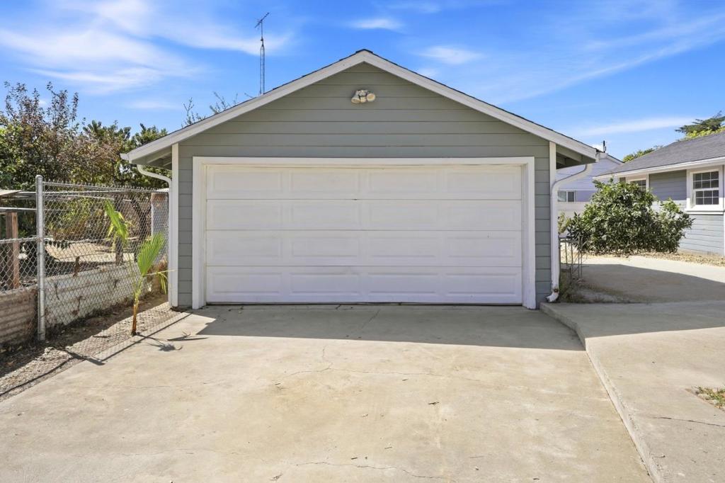 307 West Ave, Gustine, CA 95322