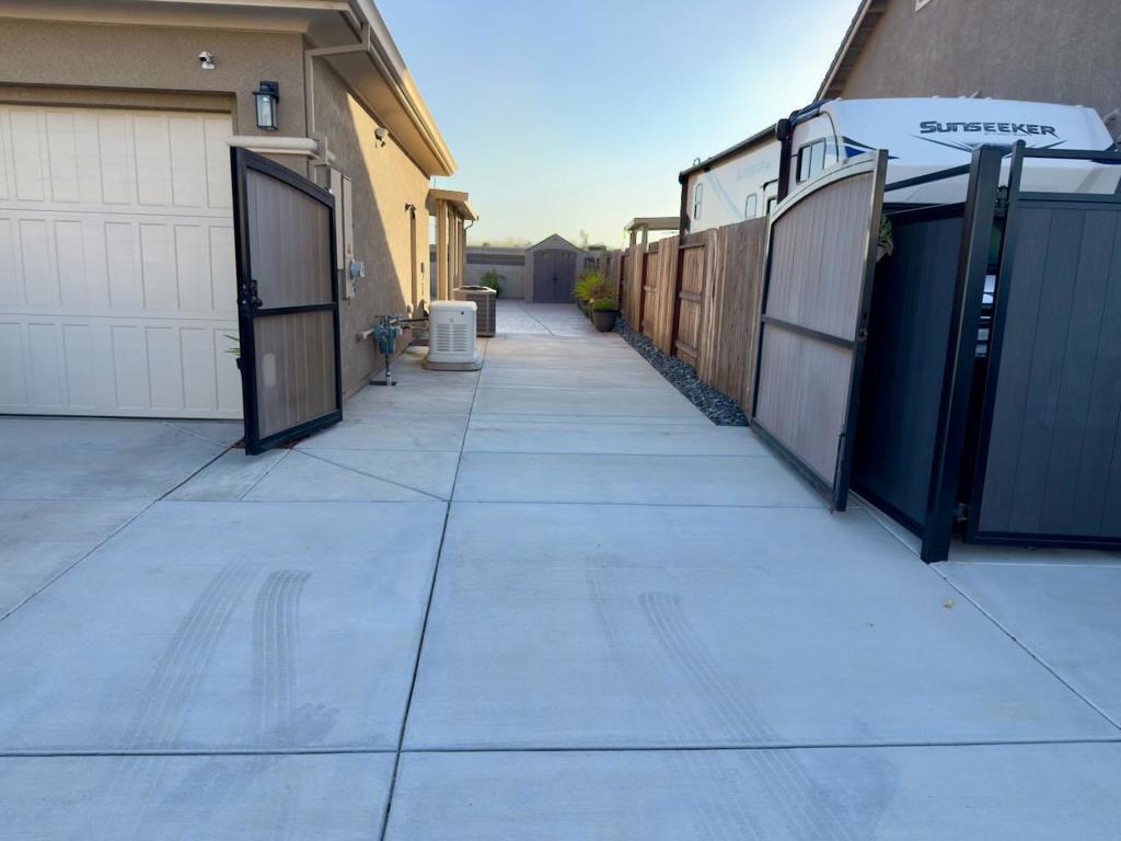 2635 Gantry Dr, Manteca, CA 95337