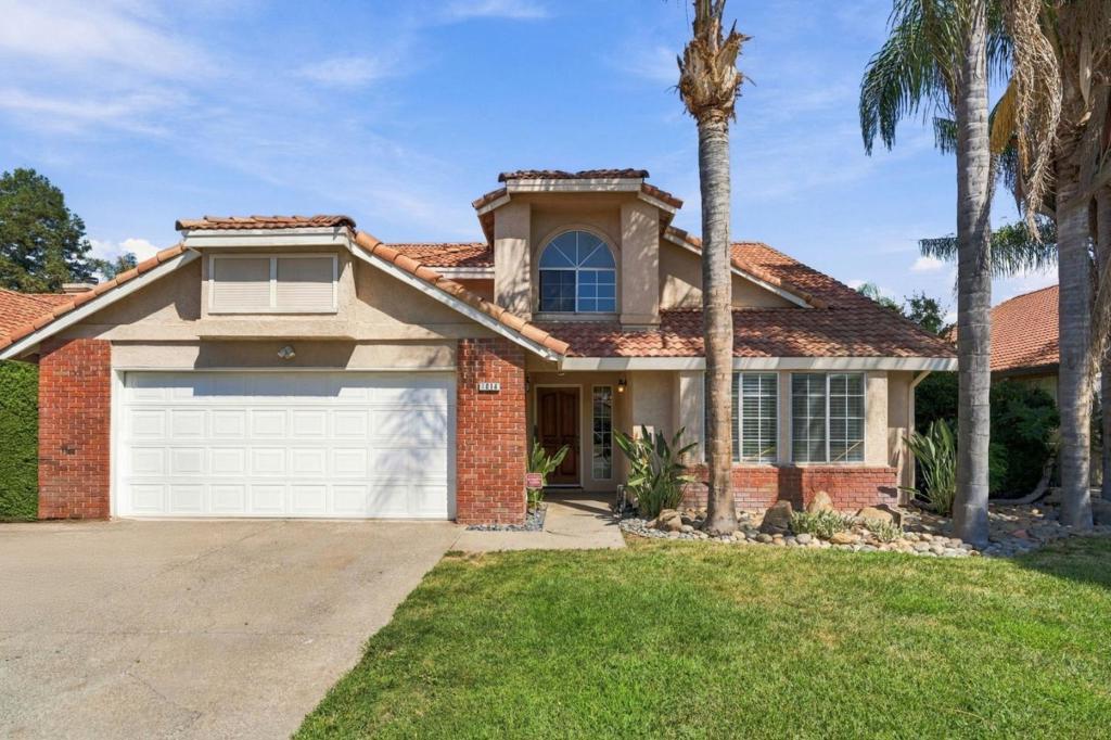 1014 Neal St, Los Banos, CA 93635