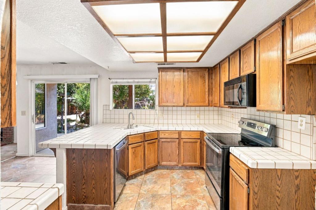 1014 Neal St, Los Banos, CA 93635