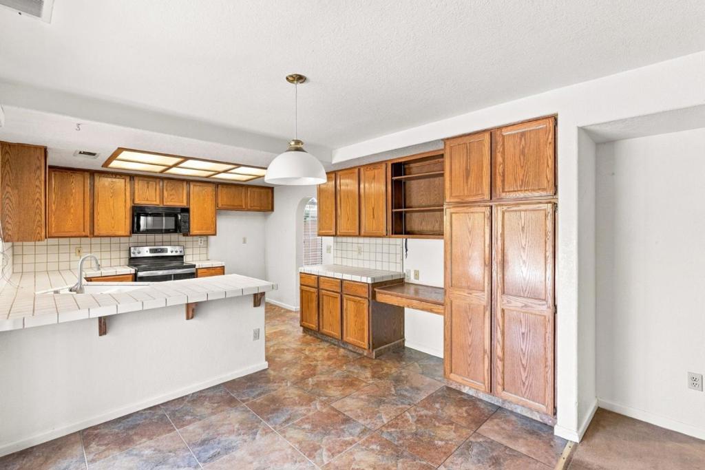 1014 Neal St, Los Banos, CA 93635