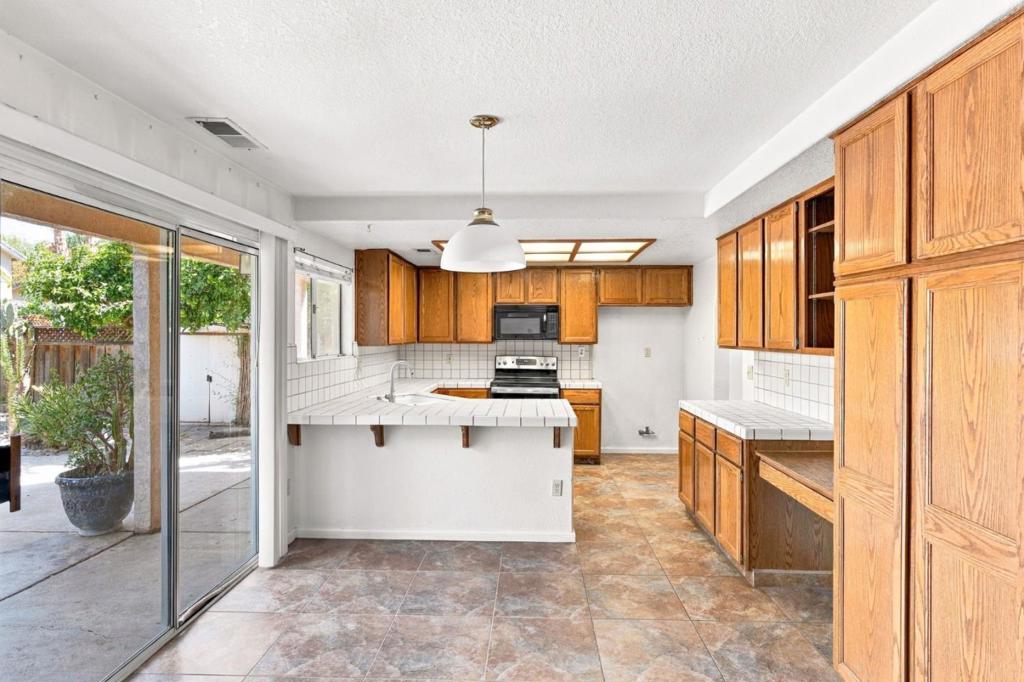 1014 Neal St, Los Banos, CA 93635