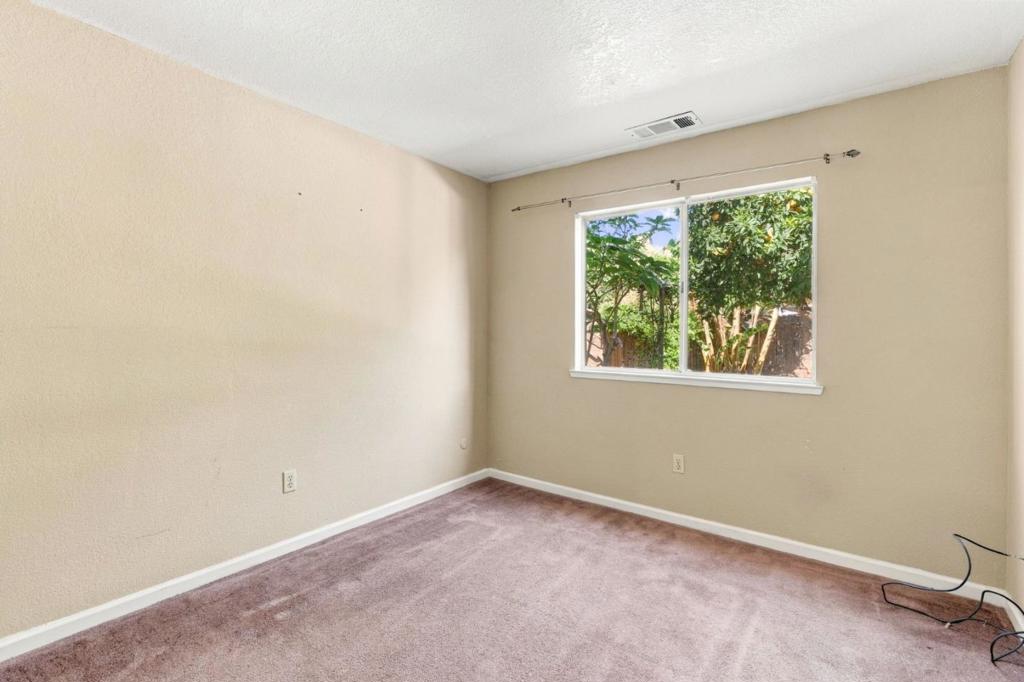 1014 Neal St, Los Banos, CA 93635