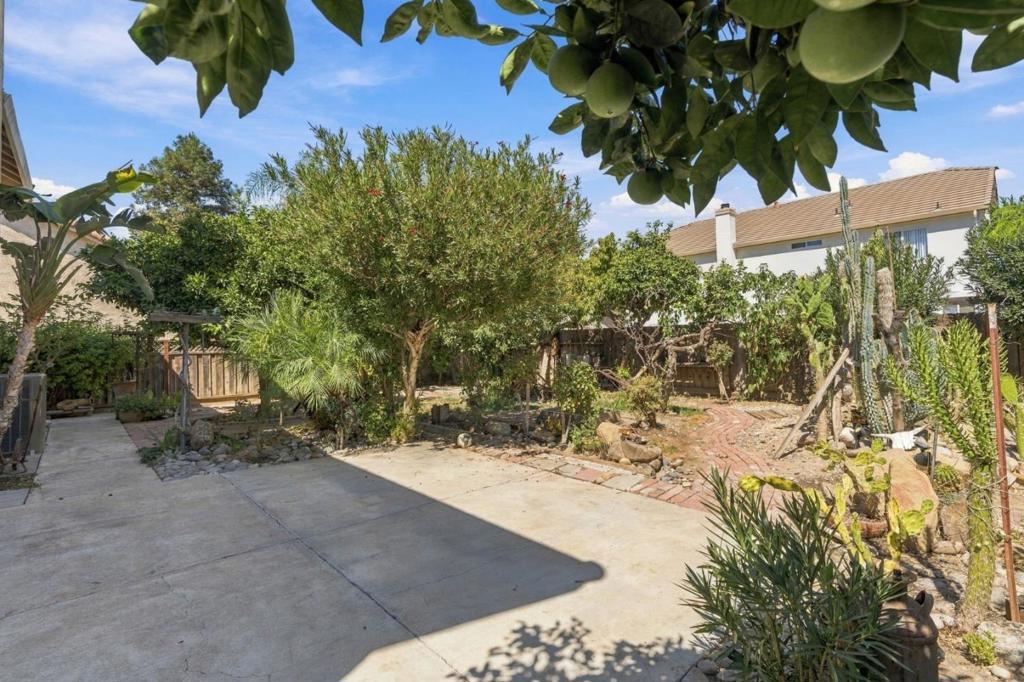 1014 Neal St, Los Banos, CA 93635