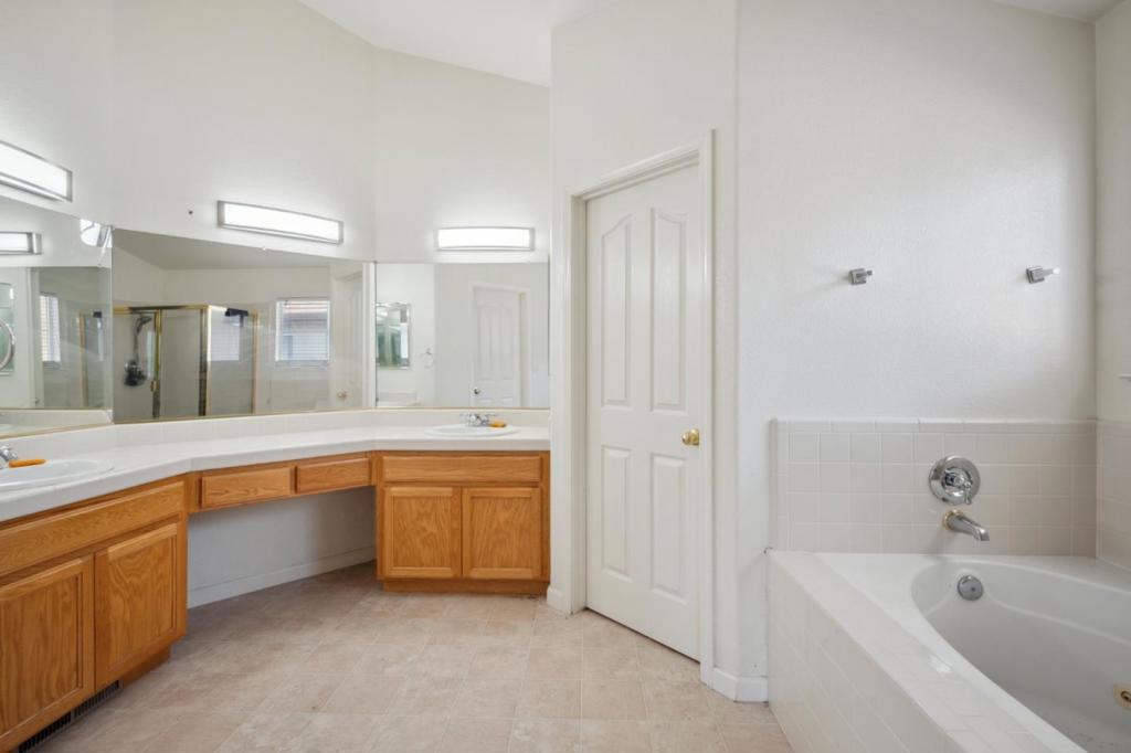 1009 Garden St, Los Banos, CA 93635