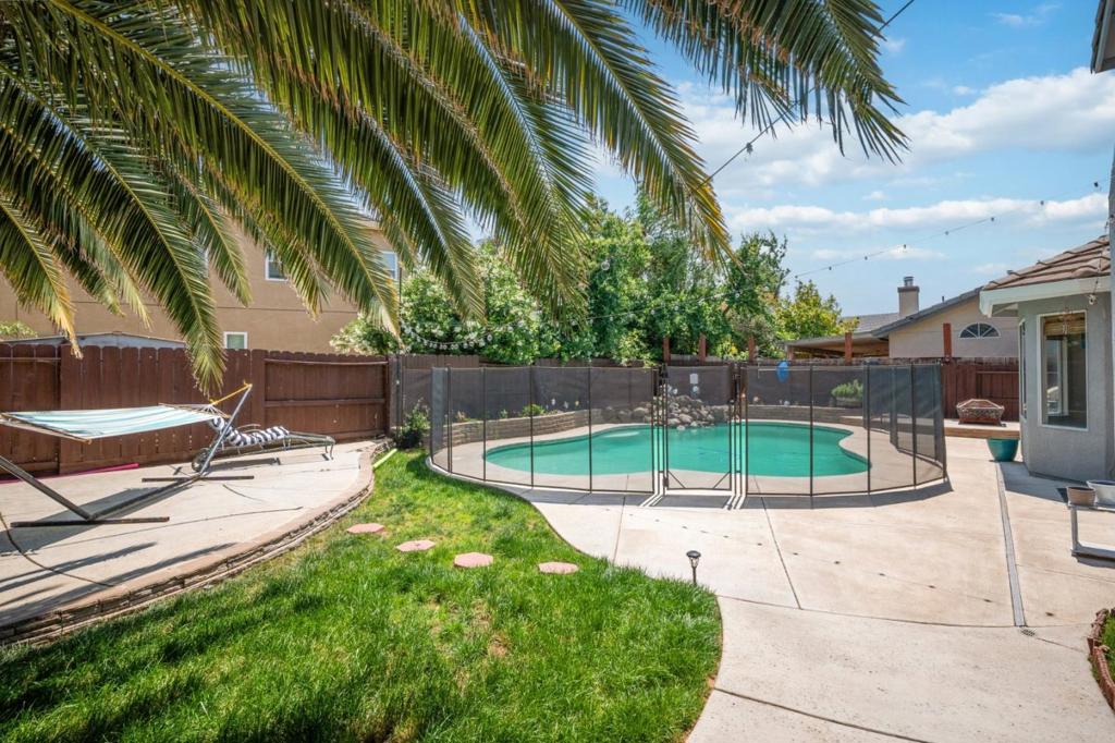 1009 Garden St, Los Banos, CA 93635