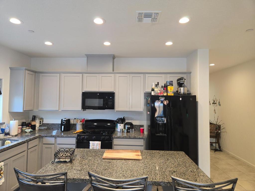 1948 Mastrangelo St, Los Banos, CA 93635