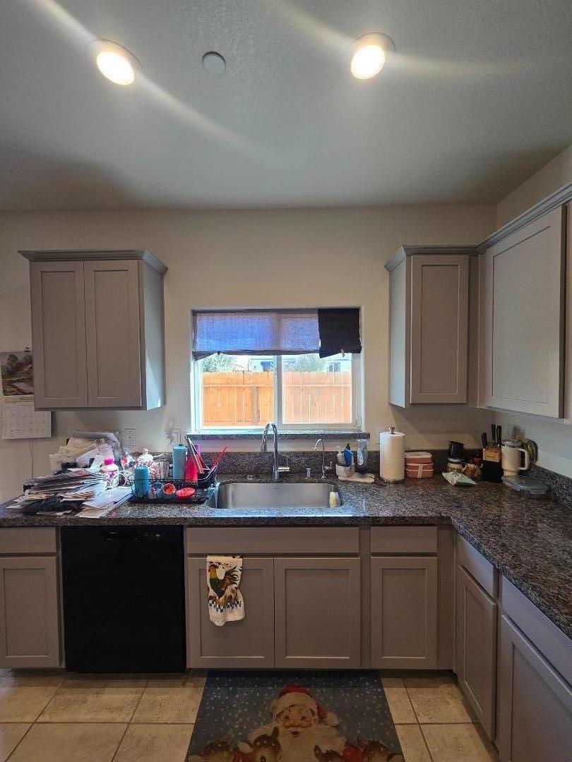 1948 Mastrangelo St, Los Banos, CA 93635