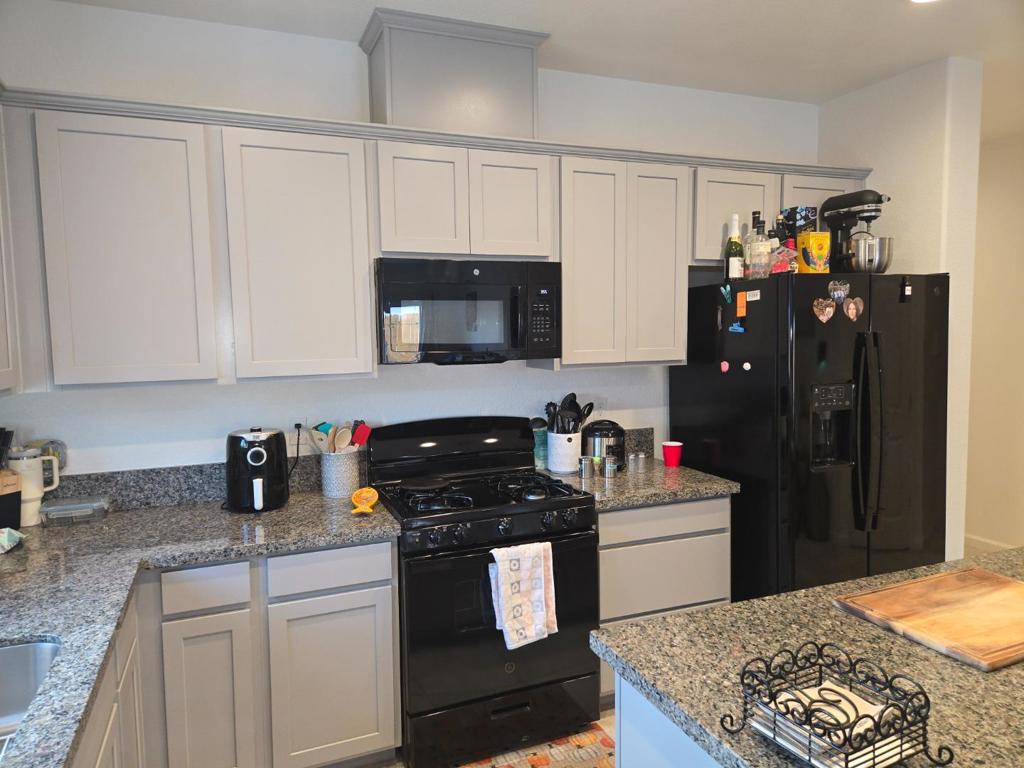 1948 Mastrangelo St, Los Banos, CA 93635