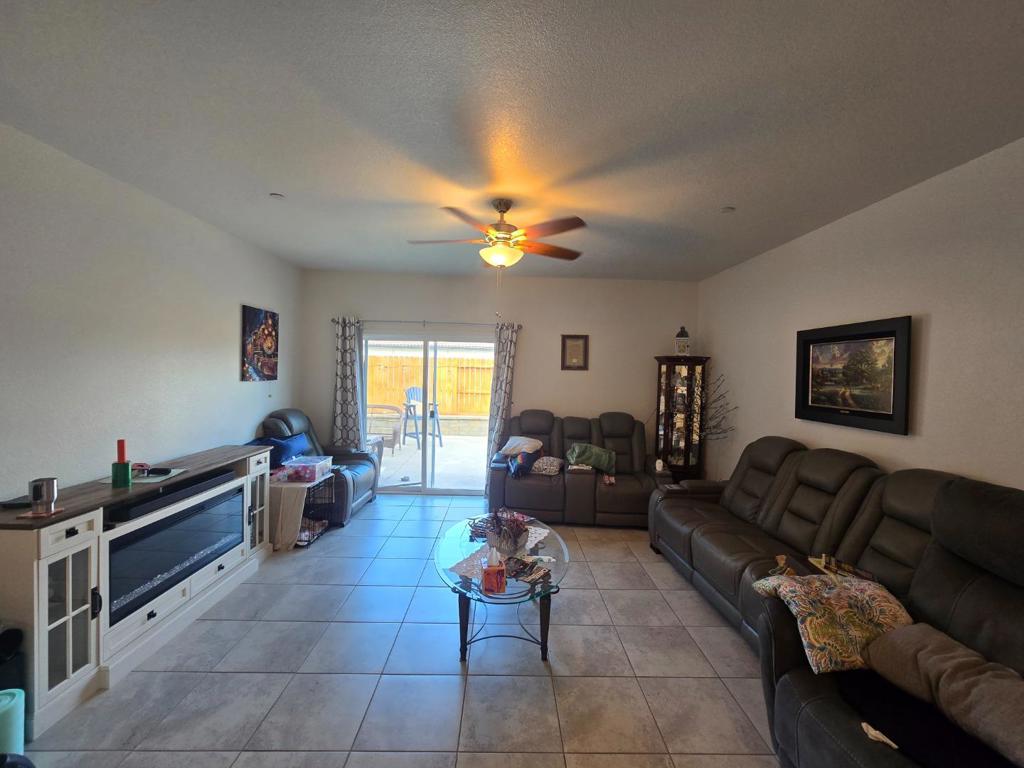 1948 Mastrangelo St, Los Banos, CA 93635