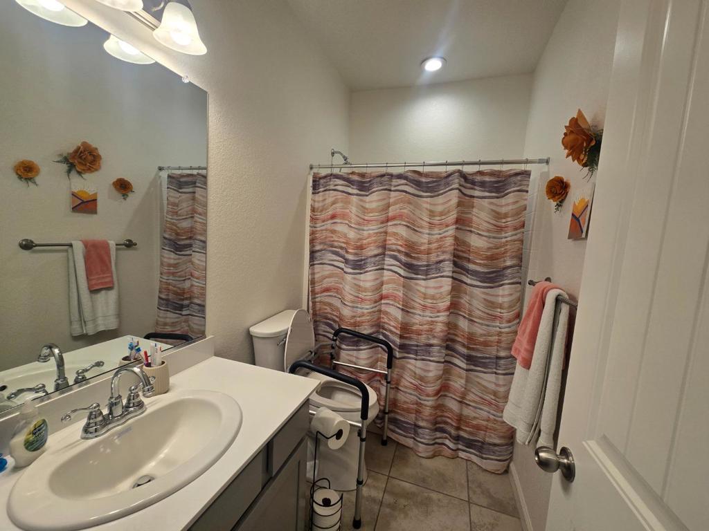 1948 Mastrangelo St, Los Banos, CA 93635