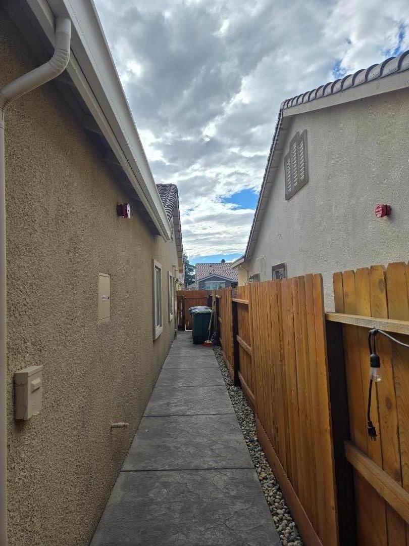 1948 Mastrangelo St, Los Banos, CA 93635