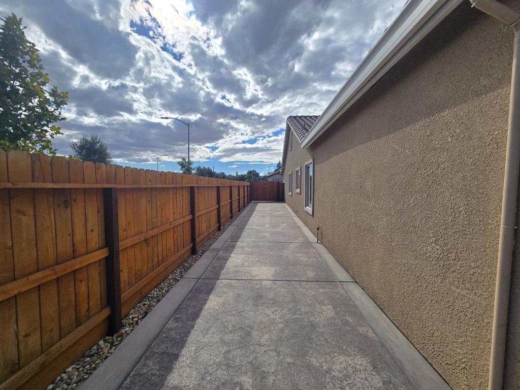 1948 Mastrangelo St, Los Banos, CA 93635