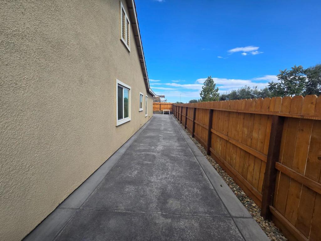1948 Mastrangelo St, Los Banos, CA 93635