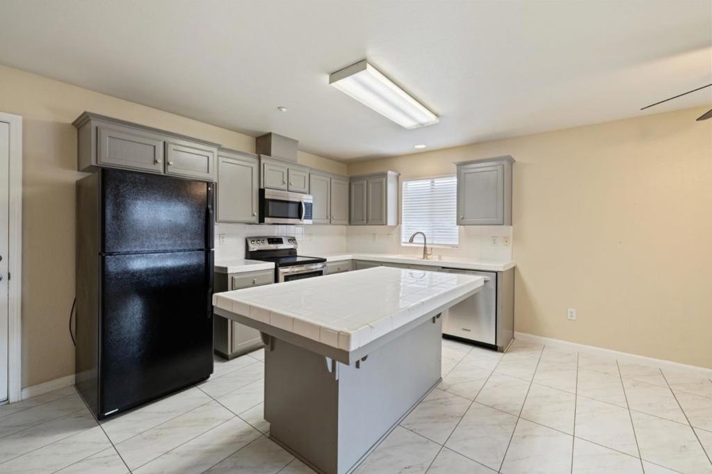5309 N Contessa Ave, Fresno, CA 93723