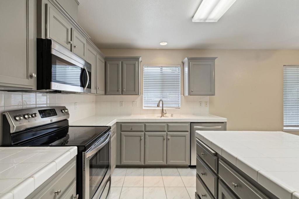5309 N Contessa Ave, Fresno, CA 93723