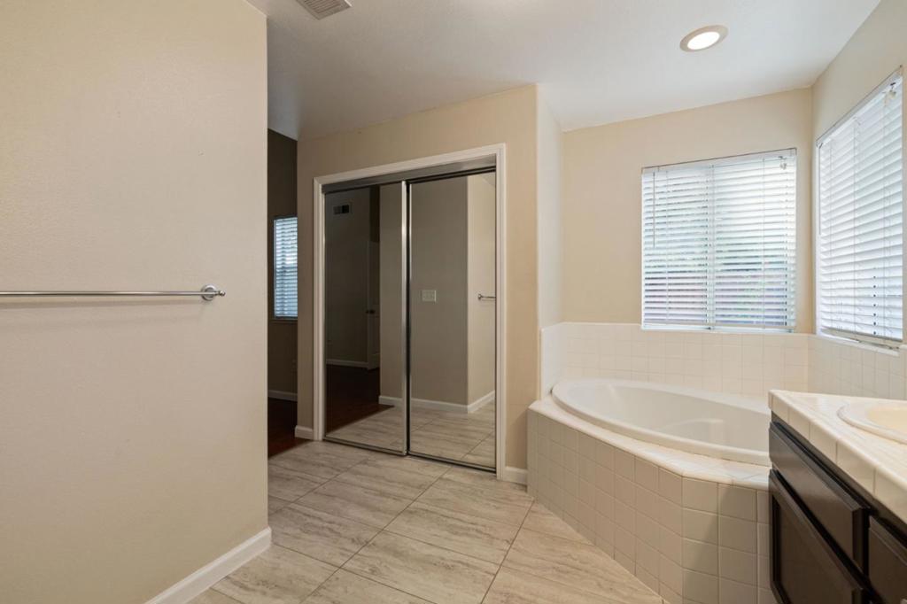 5309 N Contessa Ave, Fresno, CA 93723