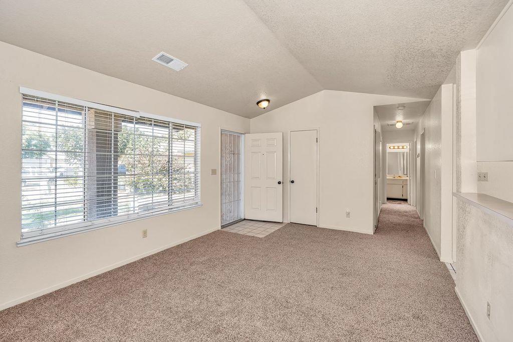 108 Friggs Ct, Los Banos, CA 93635