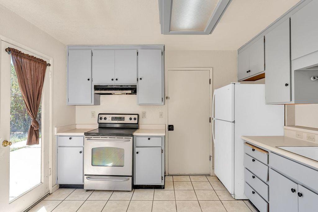 108 Friggs Ct, Los Banos, CA 93635