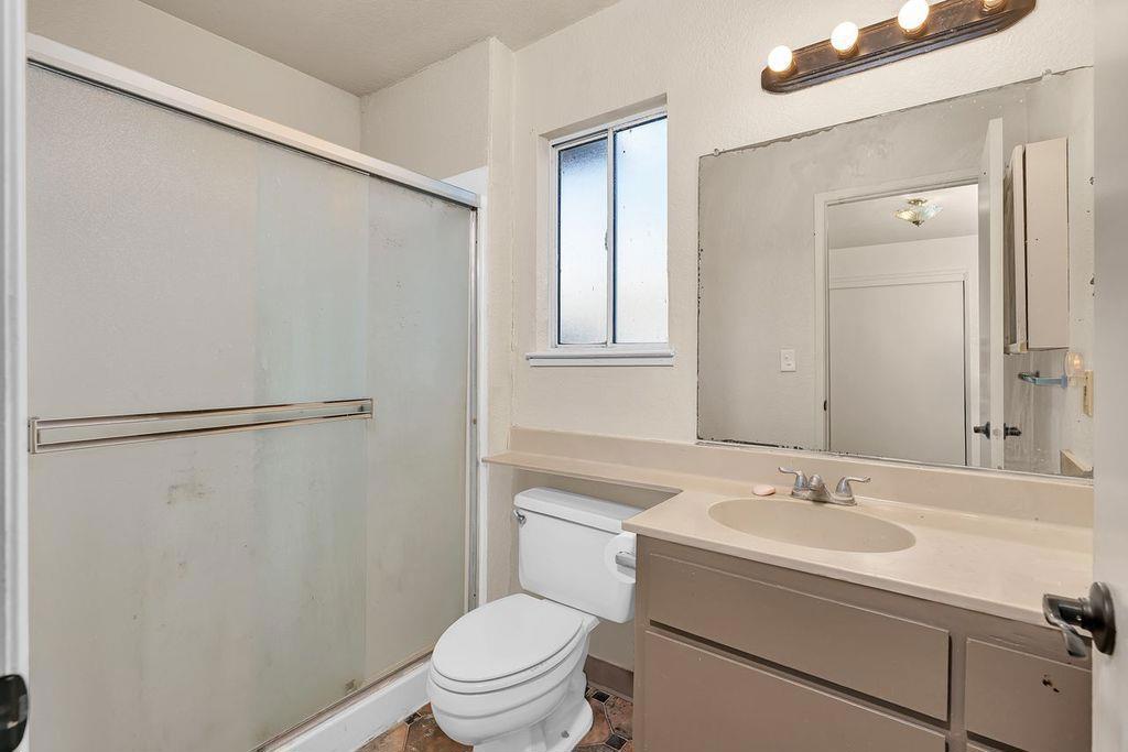 108 Friggs Ct, Los Banos, CA 93635
