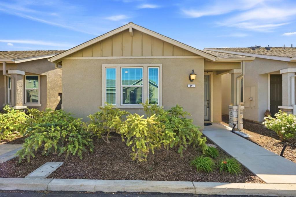 844 Castellona Dr, Newman, CA 95360