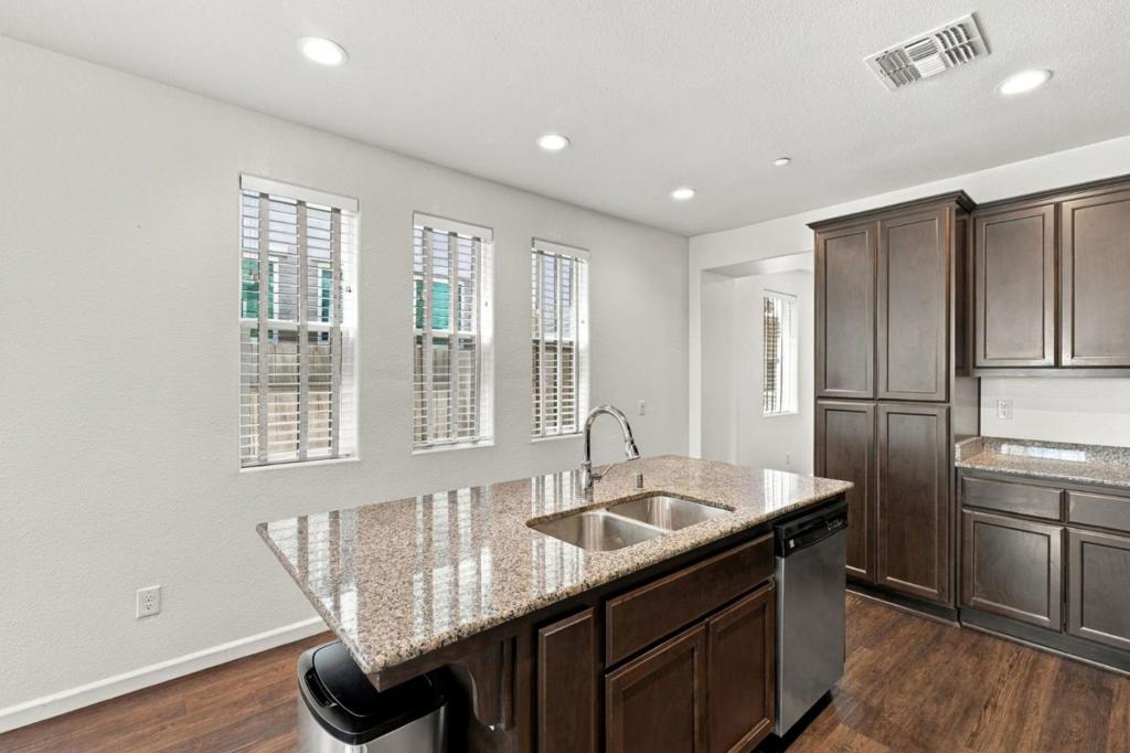 844 Castellona Dr, Newman, CA 95360
