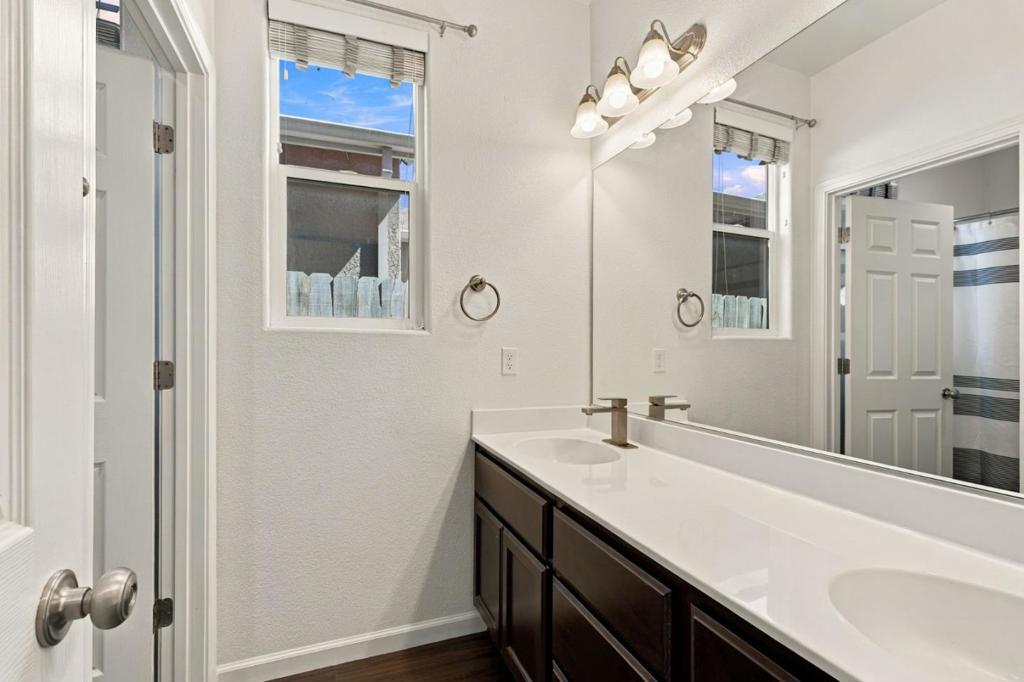 844 Castellona Dr, Newman, CA 95360