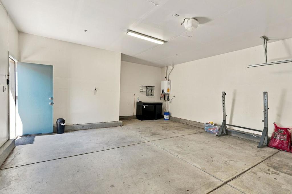 844 Castellona Dr, Newman, CA 95360