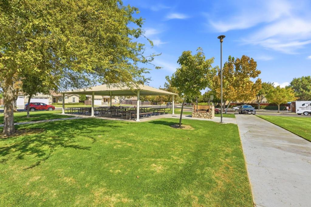 844 Castellona Dr, Newman, CA 95360