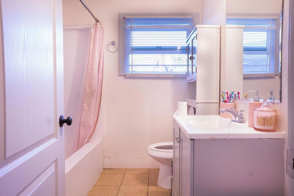 1569 Normandy Dr, Modesto, CA 95351