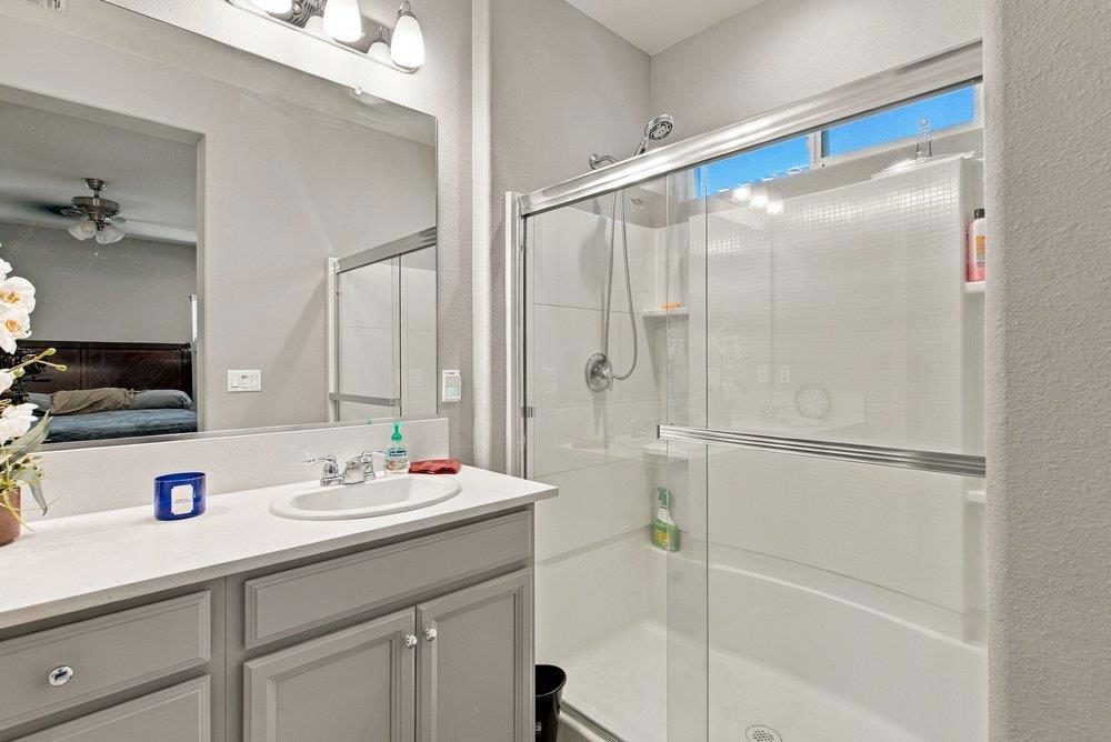 863 Fritz Dr, Los Banos, CA 93635
