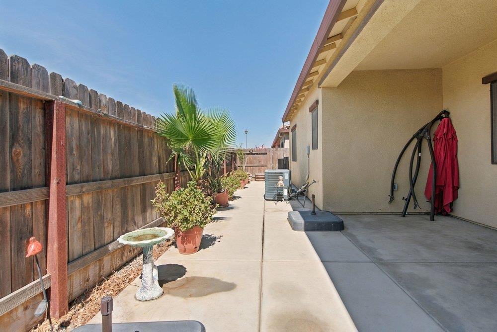 863 Fritz Dr, Los Banos, CA 93635