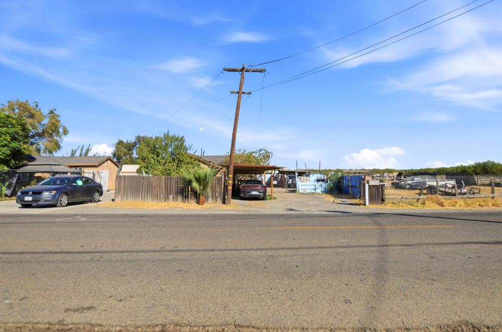 16700 Ward Rd, Los Banos, CA 93635
