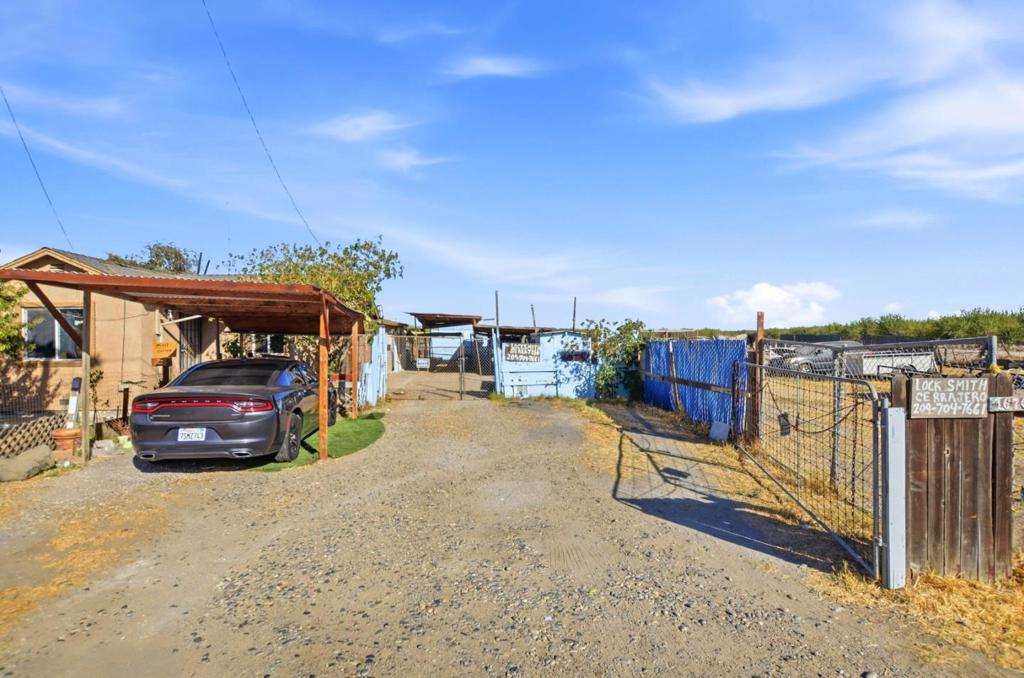 16700 Ward Rd, Los Banos, CA 93635