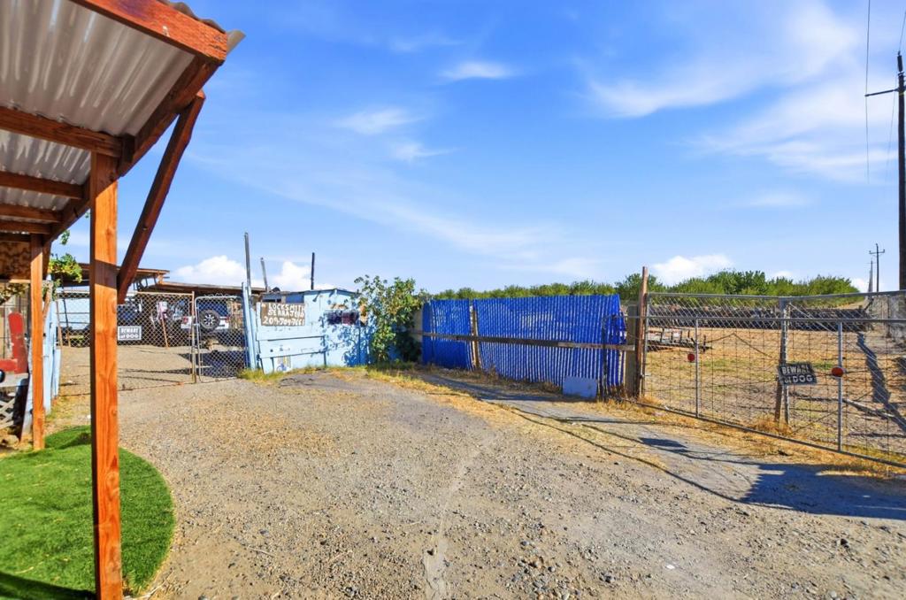 16700 Ward Rd, Los Banos, CA 93635