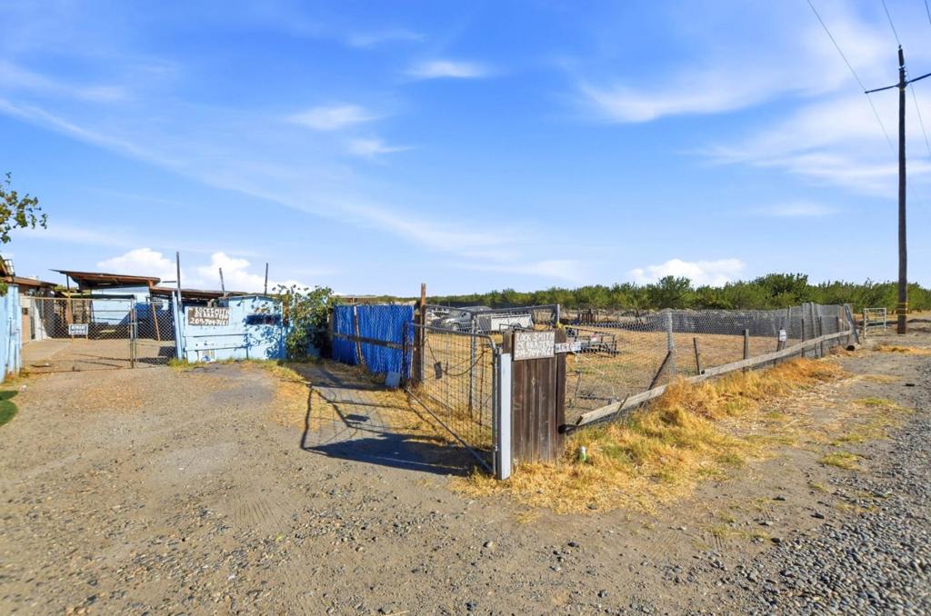 16700 Ward Rd, Los Banos, CA 93635