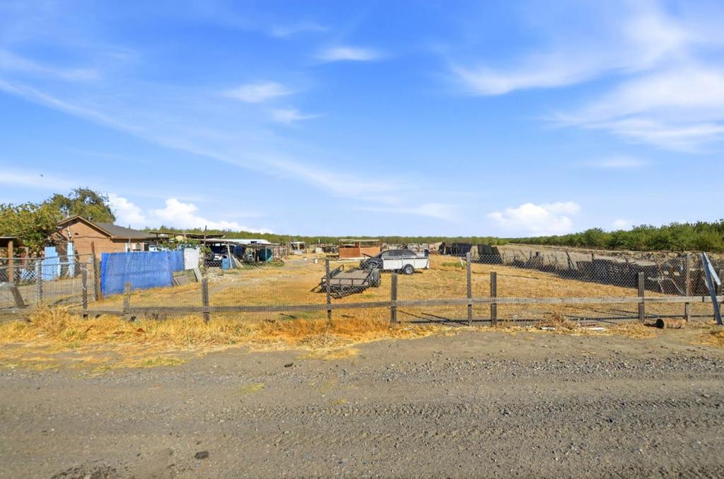 16700 Ward Rd, Los Banos, CA 93635