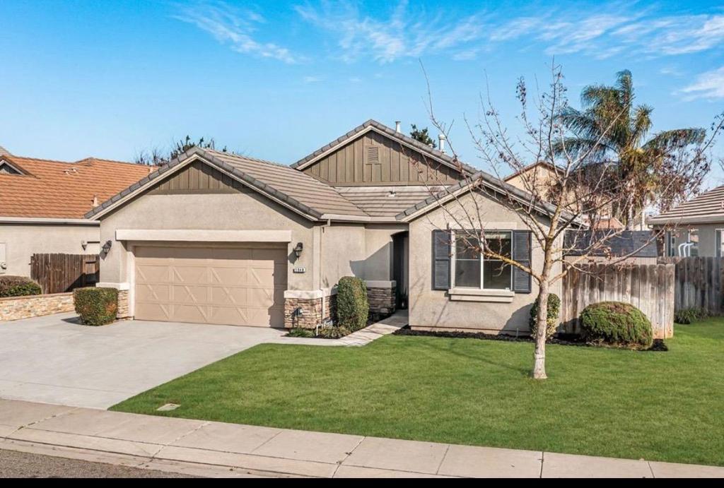 1648 Bermuda Ln, Manteca, CA 95337
