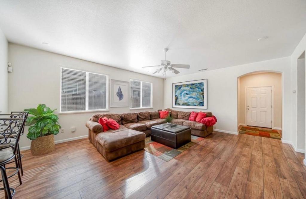 1648 Bermuda Ln, Manteca, CA 95337
