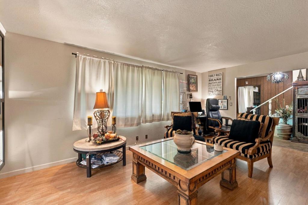 607 N 4th St, Patterson, CA 95363