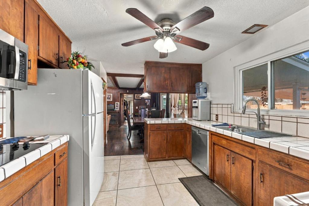 607 N 4th St, Patterson, CA 95363