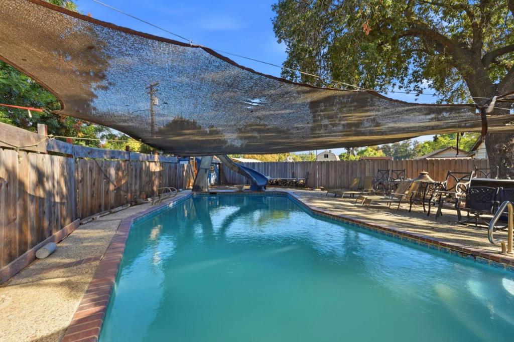 607 N 4th St, Patterson, CA 95363