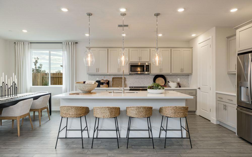 3233 Oak Trail Dr, Manteca, CA 95337