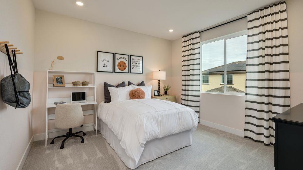 3233 Oak Trail Dr, Manteca, CA 95337