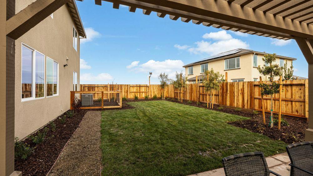 3233 Oak Trail Dr, Manteca, CA 95337