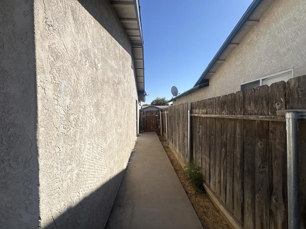 361 Serano St, Merced, CA 95341
