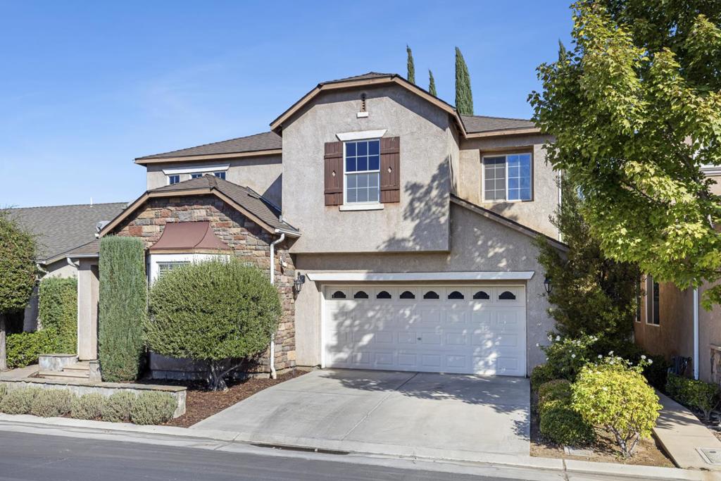 4129 W Cherry Tree Ln, Fresno, CA 93722