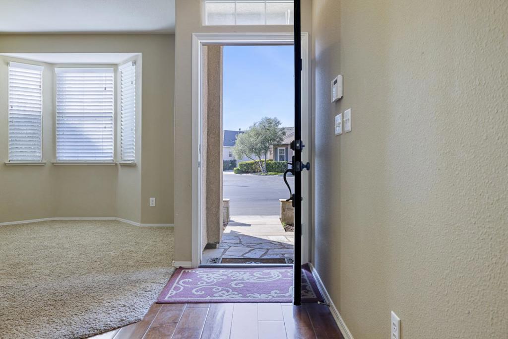 4129 W Cherry Tree Ln, Fresno, CA 93722