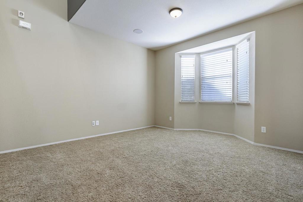 4129 W Cherry Tree Ln, Fresno, CA 93722